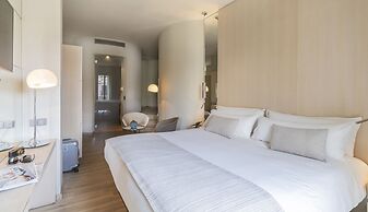 Cram Hotel