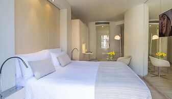 Cram Hotel