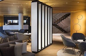 Cram Hotel