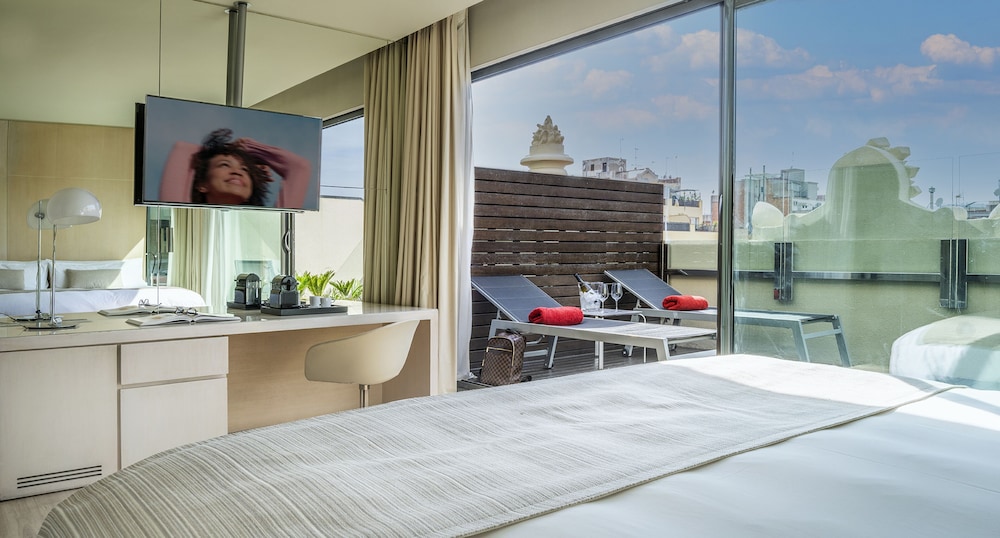 Cram Hotel