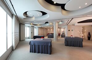 Cram Hotel