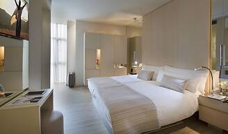 Cram Hotel