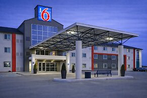 Motel 6 Saskatoon, SK