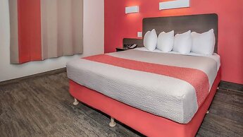 Motel 6 Saskatoon, SK
