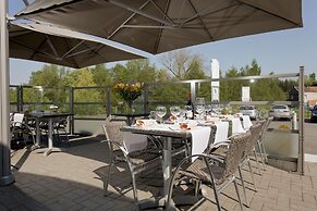 Ibis Styles Charleroi Airport Aero44