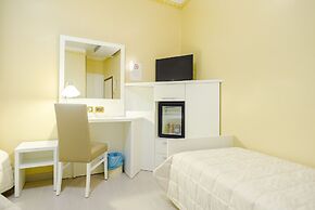 Hotel University