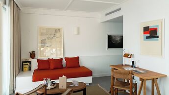 Les Roches Rouges, a Beaumier hotel