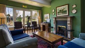 Dunraven Arms Hotel