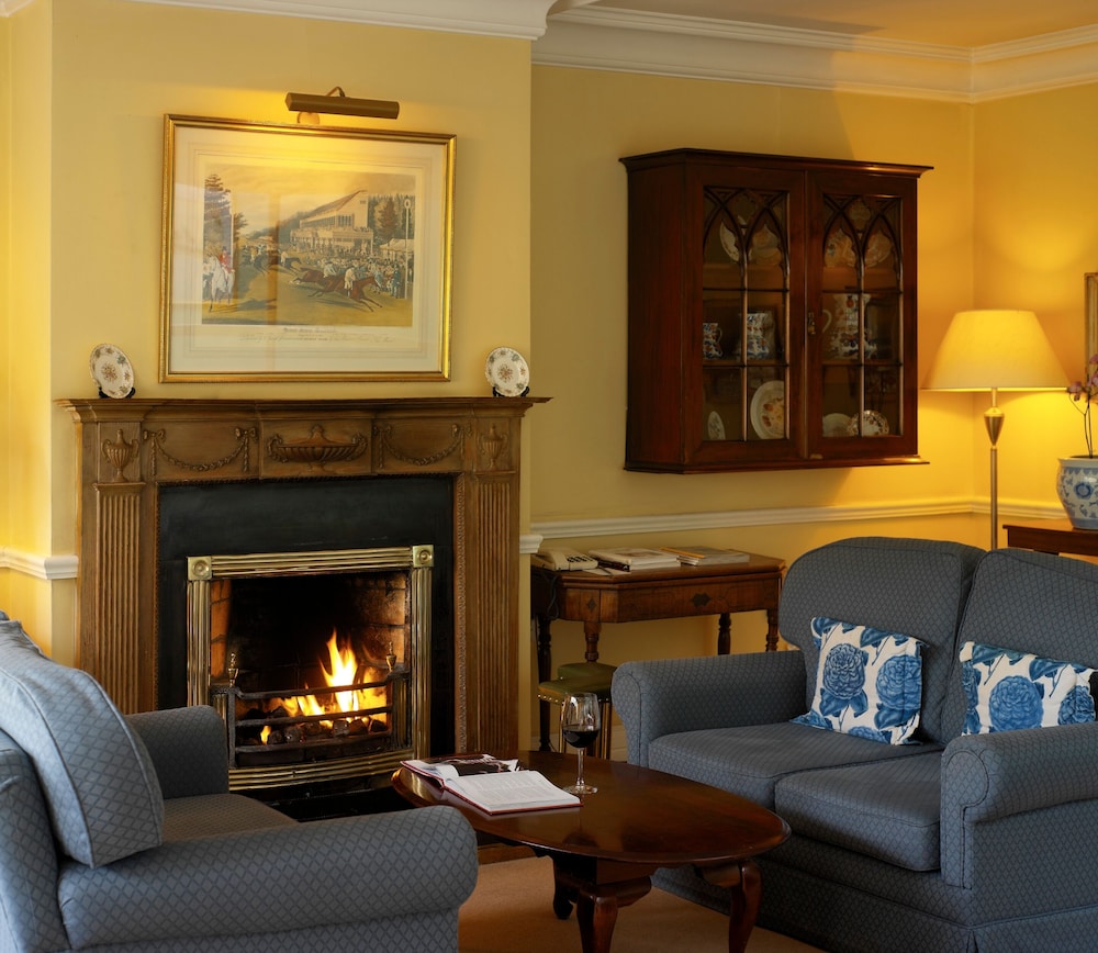 Dunraven Arms Hotel