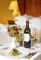 Dunraven Arms Hotel