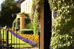 Dunraven Arms Hotel