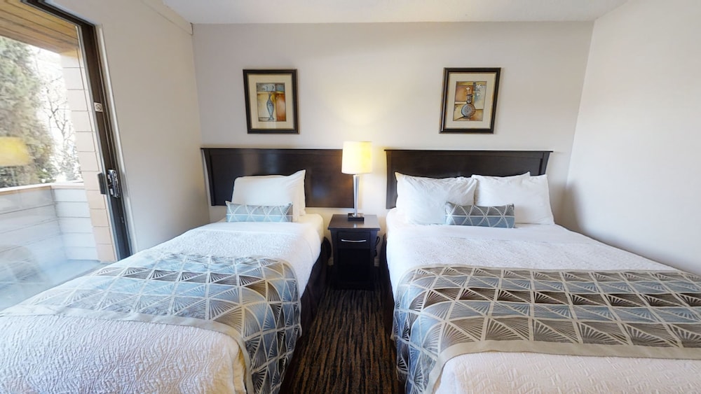 Recreation Inn & Suites