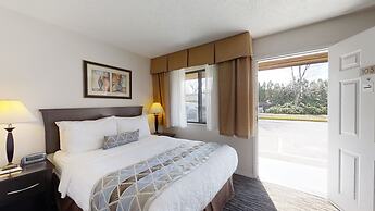 Recreation Inn & Suites