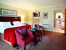 Elmers Court Hotel