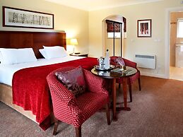 Elmers Court Hotel