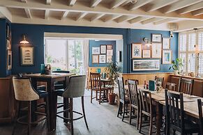 Lulworth Cove Inn