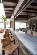 Poseidon Hotel & Suites