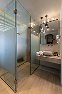 Poseidon Hotel & Suites