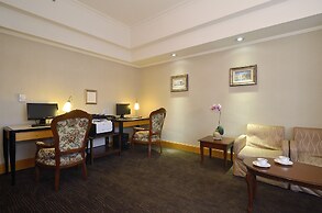 Lees Hotel