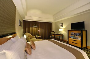 Lees Hotel
