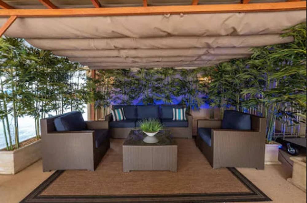 The Breakers Hotel & Suites