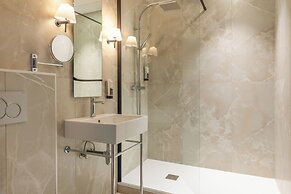 Avalon Hotel Paris Gare du Nord