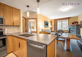 Falcon Crest Lodge by CLIQUE