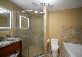 Falcon Crest Lodge by CLIQUE