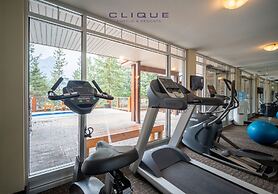 Falcon Crest Lodge by CLIQUE