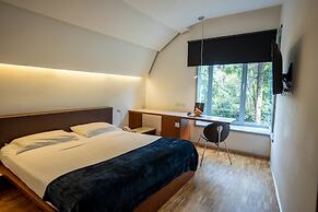 Black Hotel