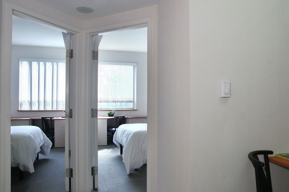 Residence & Conference Centre - Oakville