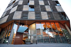B-Hotel