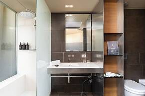 B-Hotel