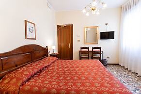 Tivoli Hotel