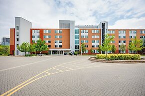 Residence & Conference Centre - Brampton