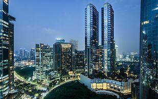 The Ritz-Carlton Jakarta, Mega Kuningan