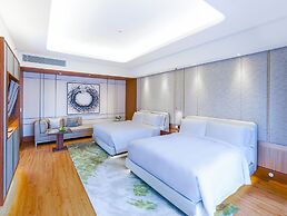The Ritz-Carlton Jakarta, Mega Kuningan