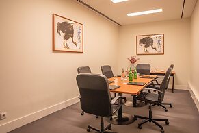 VIP Executive Art's Hotel