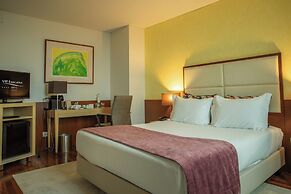 VIP Executive Art's Hotel