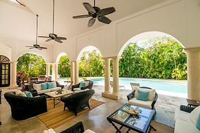Sea Horse Ranch Luxury Resort