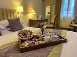 Hotel d'Aragon - Place de la Comédie