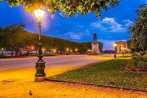 Hotel d'Aragon - Place de la Comédie