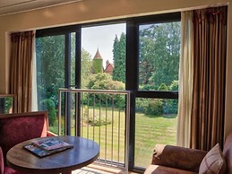 Careys Manor & Senspa