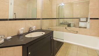 Careys Manor & Senspa