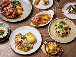 Careys Manor & Senspa