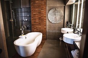 Hotel 71 by Preferred Hotels & Resorts
