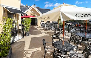 Royal Exeter Hotel