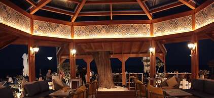 Poseidonia Beach Hotel