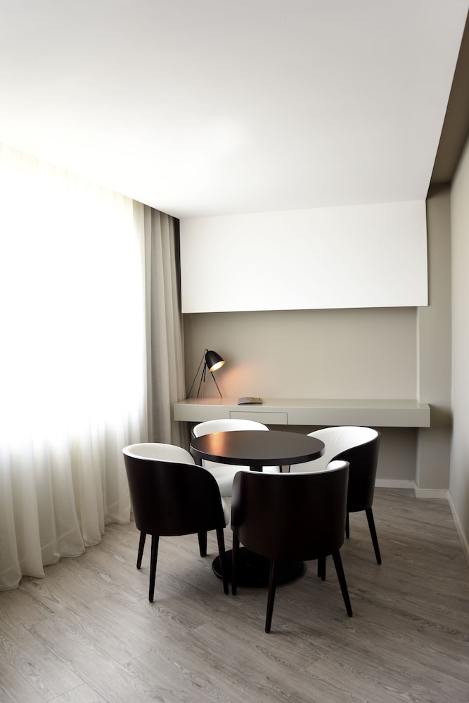 AP Maria Nova Lounge - Adults Friendly