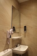 Aston City Hotel